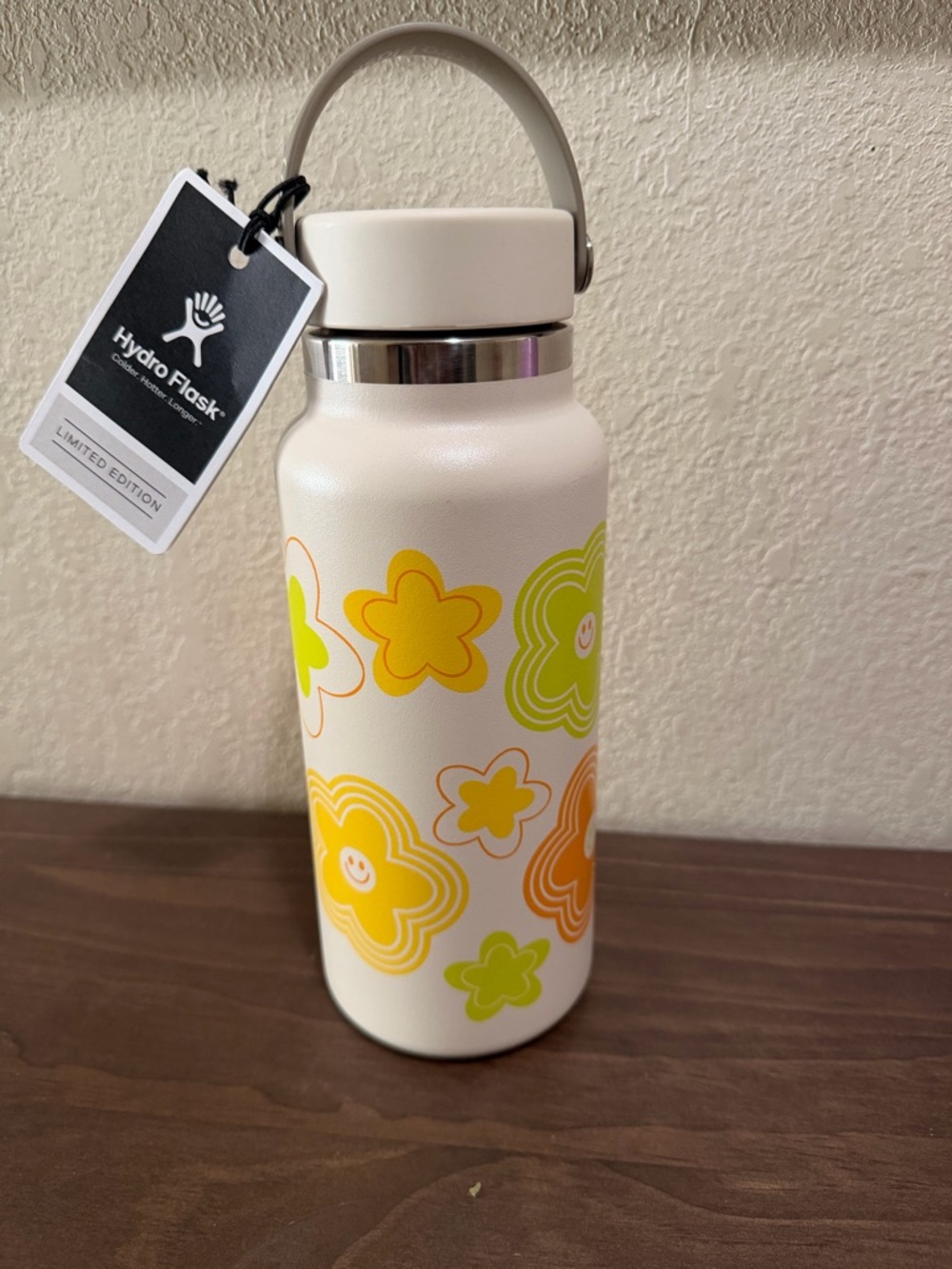 32oz Hydro Flask White Bottle with Orange & Yellow Floral Design - Picture 3 of 3